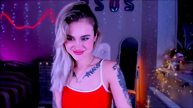 Snapshot of _Ravenaa chatting on February 4, 2025, 5:34 pm Ravenaa online show from February 4, 2025, 5:34 pm