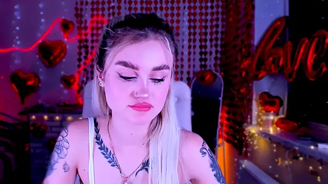 Snapshot of _Ravenaa chatting on February 10, 2025, 2:37 pm Ravenaa online show from February 10, 2025, 2:37 pm