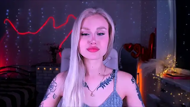 Snapshot of _Ravenaa chatting on March 14, 2025, 11:56 am Ravenaa online show from March 14, 2025, 11:56 am