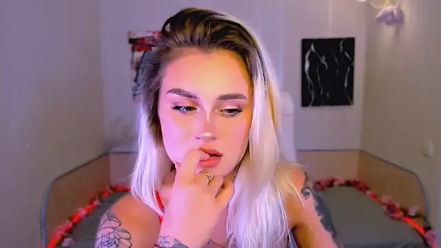 Snapshot of _Ravenaa chatting on October 6, 2025, 2:58 pm Ravenaa online show from October 6, 2025, 2:58 pm