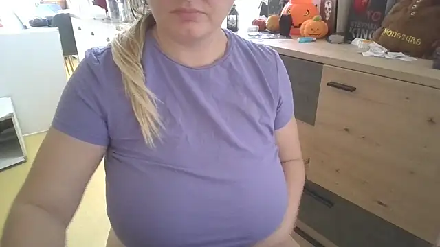 Snapshot of Meliss_Official9 chatting on October 24, 2025, 8:55 am Meliss Official9 online show from October 24, 2025, 8:55 am