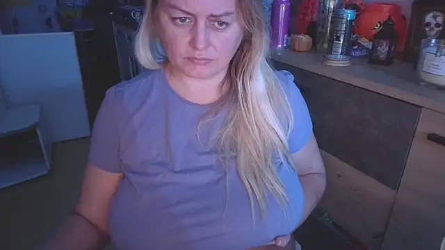 Snapshot of Meliss_Official9 chatting on October 30, 2025, 6:30 pm Meliss Official9 online show from October 30, 2025, 6:30 pm