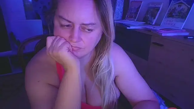 Snapshot of Meliss_Official9 chatting on November 19, 2025, 6:30 pm Meliss Official9 online show from November 19, 2025, 6:30 pm