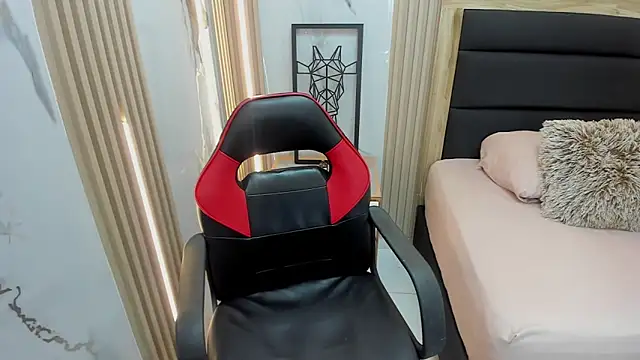 MAGNOLEROY online show from April 8, 2026, 12:49 pm