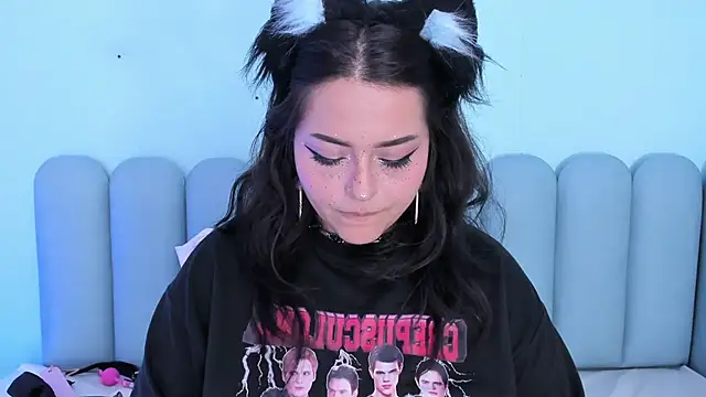 curvy rousi online show from November 30, 2025, 11:42 pm