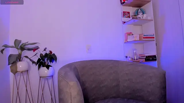 danna davis18 online show from December 9, 2024, 9:26 pm