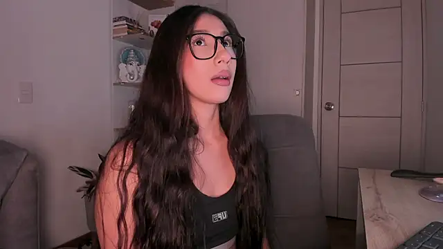 danna davis18 online show from June 6, 2026, 7:40 pm