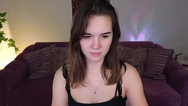 LindaRobertz online show from December 16, 2024, 12:15 am