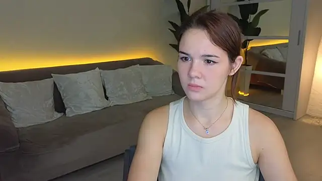 LindaRobertz online show from September 14, 2025, 9:03 pm