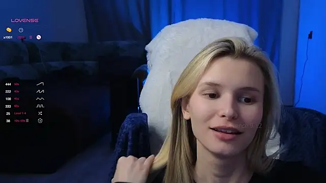 Snapshot of elsa_limerence chatting on December 9, 2024, 10:54 am elsa limerence online show from December 9, 2024, 10:54 am