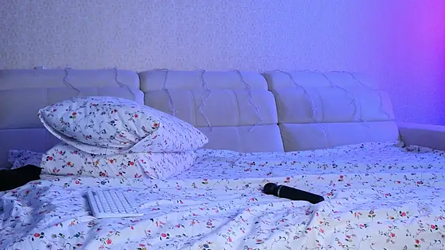 Snapshot of elsa_limerence chatting on January 4, 2025, 7:34 am elsa limerence online show from January 4, 2025, 7:34 am