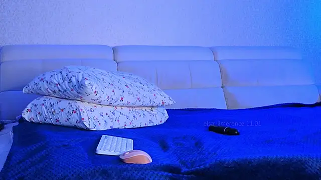 Snapshot of elsa_limerence chatting on January 11, 2025, 6:24 am elsa limerence online show from January 11, 2025, 6:24 am