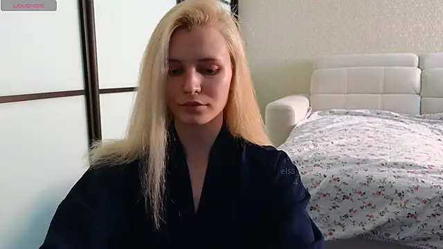 Snapshot of elsa_limerence chatting on March 5, 2025, 8:21 am elsa limerence online show from March 5, 2025, 8:21 am