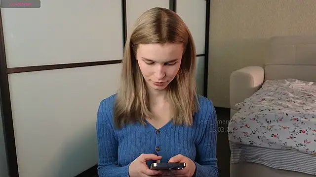 Snapshot of elsa_limerence chatting on March 13, 2025, 8:15 am elsa limerence online show from March 13, 2025, 8:15 am