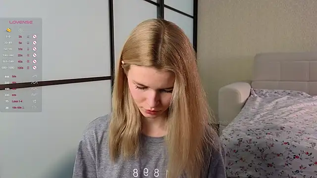 Snapshot of elsa_limerence chatting on March 17, 2025, 6:29 am elsa limerence online show from March 17, 2025, 6:29 am