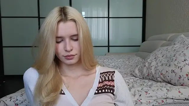 Snapshot of elsa_limerence chatting on October 3, 2025, 10:56 am elsa limerence online show from October 3, 2025, 10:56 am