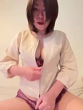 Snapshot of Yukimi- chatting on December 20, 2024, 9:50 pm Yukimi- online show from December 20, 2024, 9:50 pm