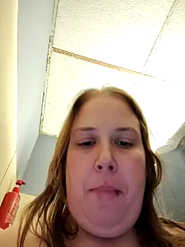 Snapshot of 023Longandjuicy chatting on December 14, 2025, 2:50 am 023Longandjuicy online show from December 14, 2025, 2:50 am