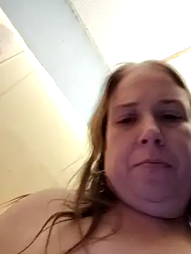 Snapshot of 023Longandjuicy chatting on February 2, 2026, 4:00 am 023Longandjuicy online show from February 2, 2026, 4:00 am