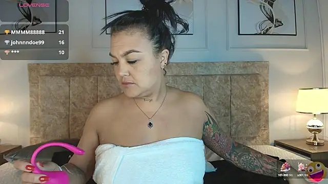 Snapshot of lyn_adamns chatting on January 5, 2025, 5:09 pm lyn adamns online show from January 5, 2025, 5:09 pm