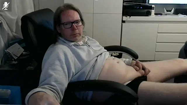 Snapshot of VSteph chatting on June 11, 2026, 8:29 pm VSteph online show from June 11, 2026, 8:29 pm