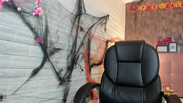 Snapshot of alice__tylor chatting on November 1, 2025, 11:34 am alice tylor online show from November 1, 2025, 11:34 am