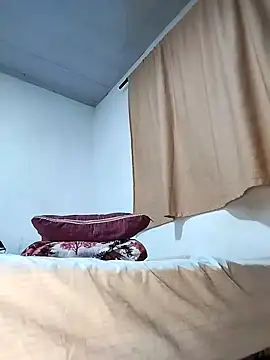 Snapshot of Zombra_42 chatting on November 18, 2025, 2:50 am Zombra 42 online show from November 18, 2025, 2:50 am