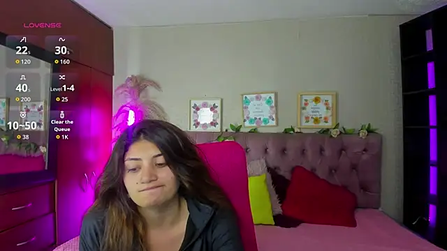 Snapshot of Lia_Keen chatting on October 25, 2025, 7:52 pm Lia Keen online show from October 25, 2025, 7:52 pm