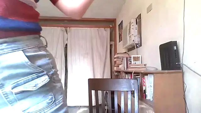 Snapshot of Tiramisu89 chatting on December 21, 2025, 5:20 pm Tiramisu89 online show from December 21, 2025, 5:20 pm