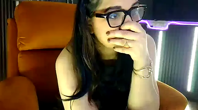 fabdemira online show from February 26, 2025, 8:33 pm