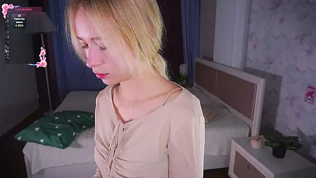 LynetBurby online show from December 1, 2025, 6:40 am