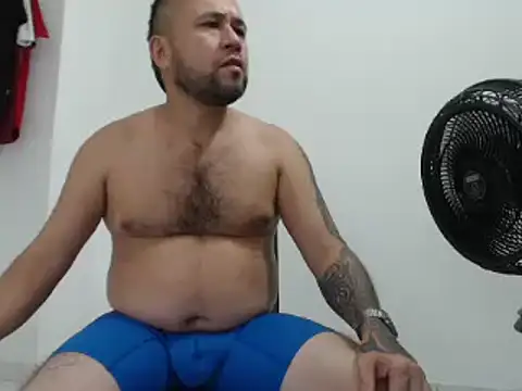 Snapshot of very2_sexy chatting on December 10, 2024, 9:00 pm very2 sexy online show from December 10, 2024, 9:00 pm