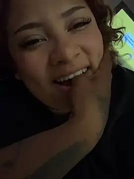 Snapshot of m0ondolly chatting on July 17, 2026, 9:52 pm m0ondolly online show from July 17, 2026, 9:52 pm
