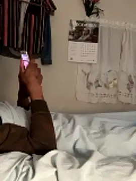 Snapshot of Johnras121 chatting on January 7, 2026, 9:39 pm Johnras121 online show from January 7, 2026, 9:39 pm