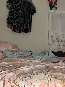 Snapshot of Johnras121 chatting on February 13, 2026, 2:07 am Johnras121 online show from February 13, 2026, 2:07 am