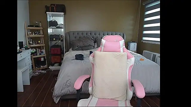 Snapshot of aya_saki chatting on February 13, 2025, 7:35 am aya saki online show from February 13, 2025, 7:35 am