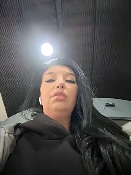 Tisha Busty online show from November 17, 2025, 12:33 pm