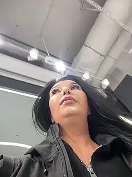 Tisha Busty online show from April 27, 2026, 1:42 pm