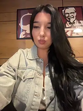 Tisha Busty online show from May 18, 2026, 1:39 pm