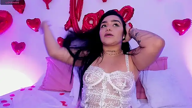 Snapshot of Sofi-James chatting on February 13, 2025, 10:00 pm Sofi-James online show from February 13, 2025, 10:00 pm