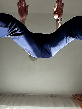 Snapshot of Gingerbeard40 chatting on December 4, 2025, 8:01 am Gingerbeard40 online show from December 4, 2025, 8:01 am