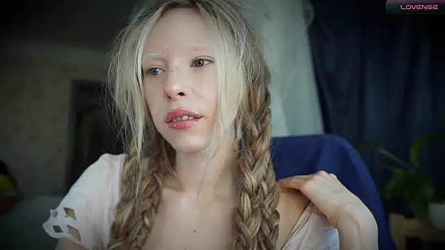  Phantom thread  online show from October 8, 2025, 8:56 am