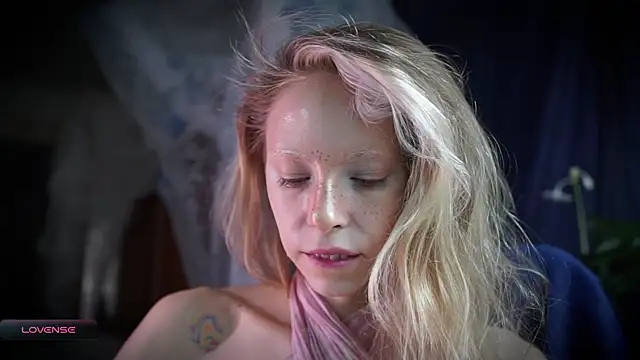  Phantom thread  online show from October 27, 2025, 9:57 am