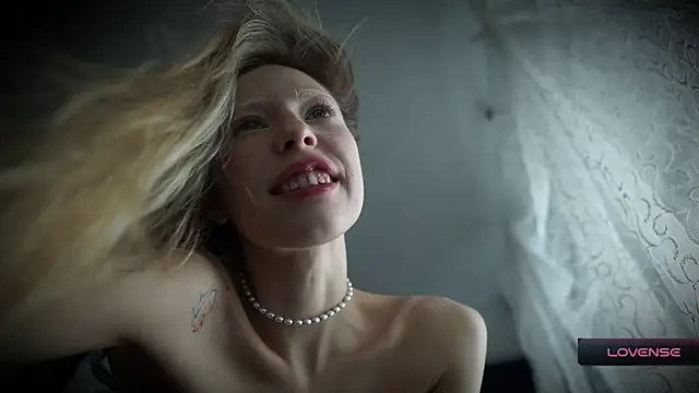  Phantom thread  online show from December 2, 2025, 9:25 am