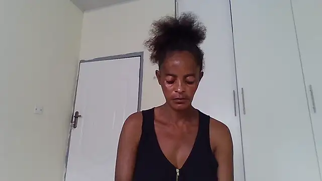 sweets 80 online show from November 10, 2025, 12:48 pm