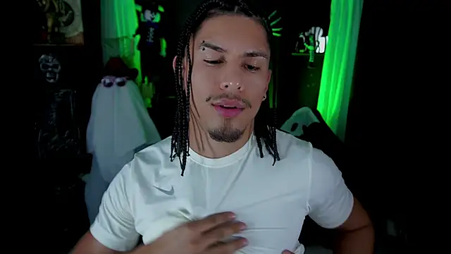 Aaronfox x online show from October 25, 2025, 10:37 pm