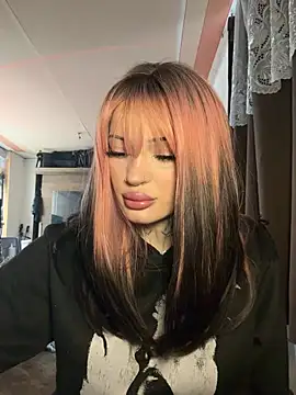 madelinexx online show from March 23, 2026, 8:51 am