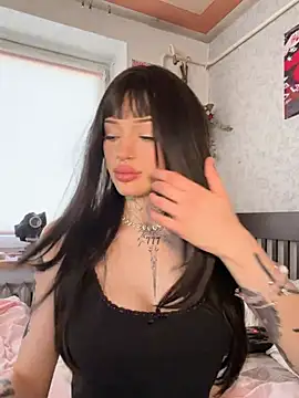 madelinexx online show from June 27, 2026, 1:50 pm
