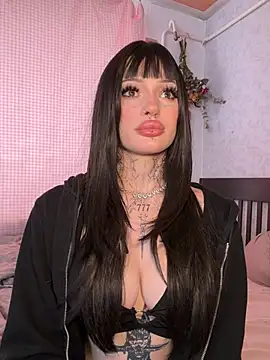madelinexx online show from July 5, 2026, 7:26 am