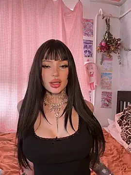 madelinexx online show from July 17, 2026, 9:05 am